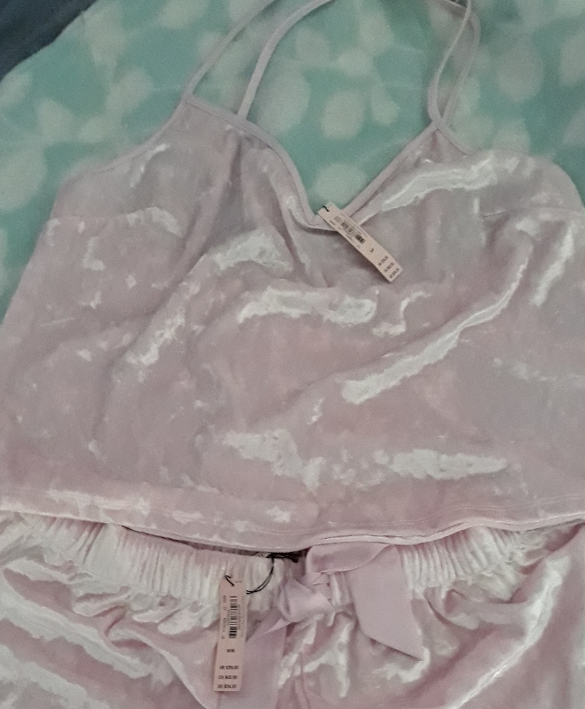 Victoria Secret Jammies NWT PINK